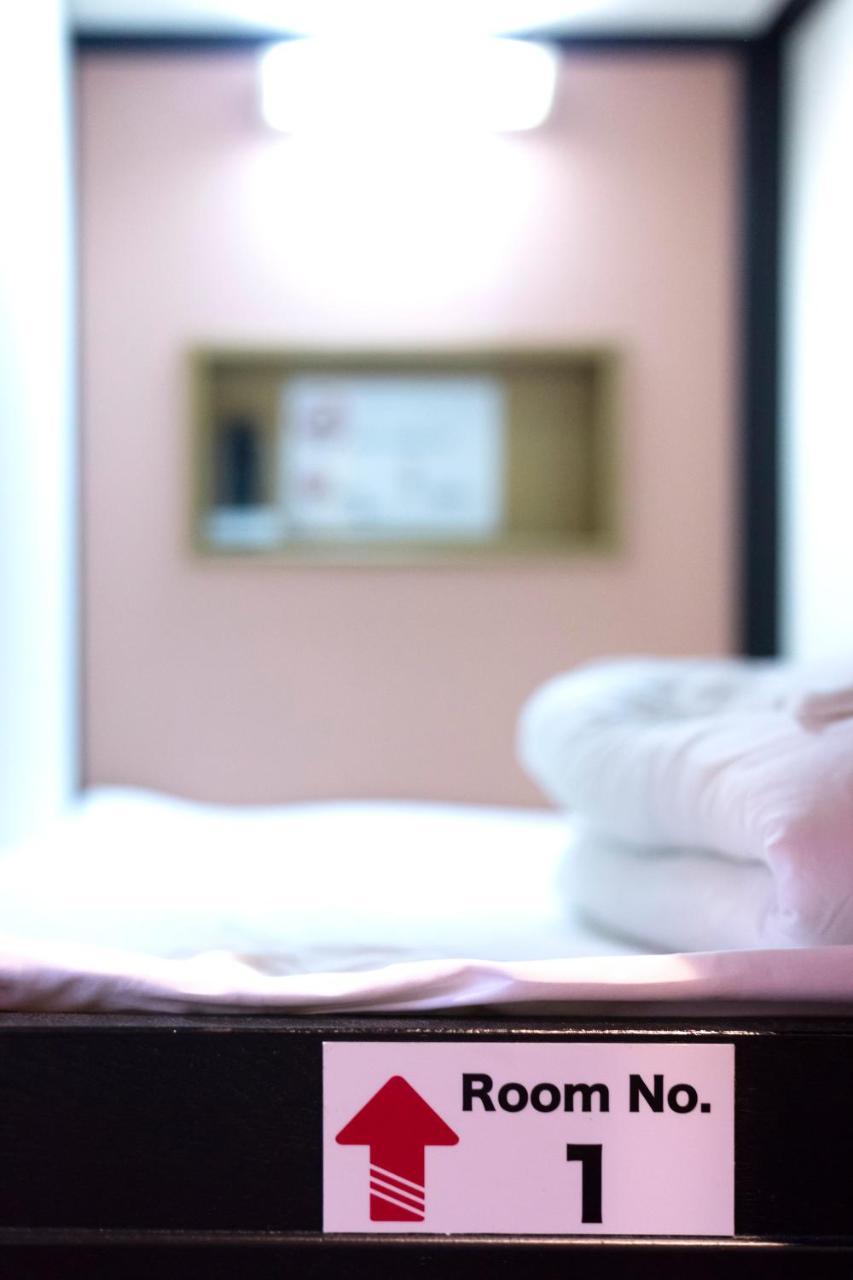 Capsule Hotel Hatagoya Tokio Buitenkant foto