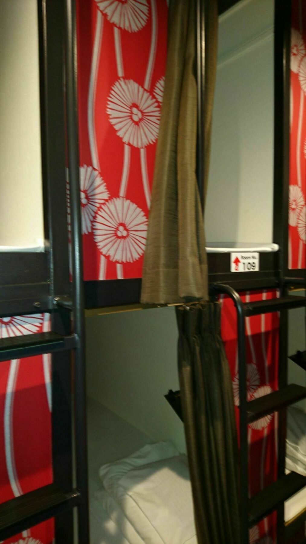 Capsule Hotel Hatagoya Tokio Buitenkant foto
